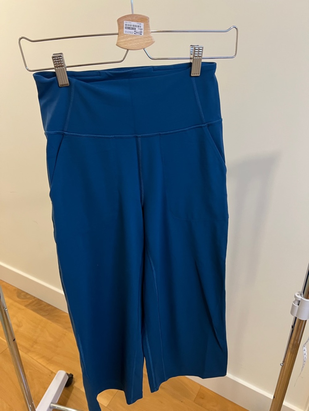 lululemon athletica Teal High-Waist size 6 Wide Leg Cropped Pants